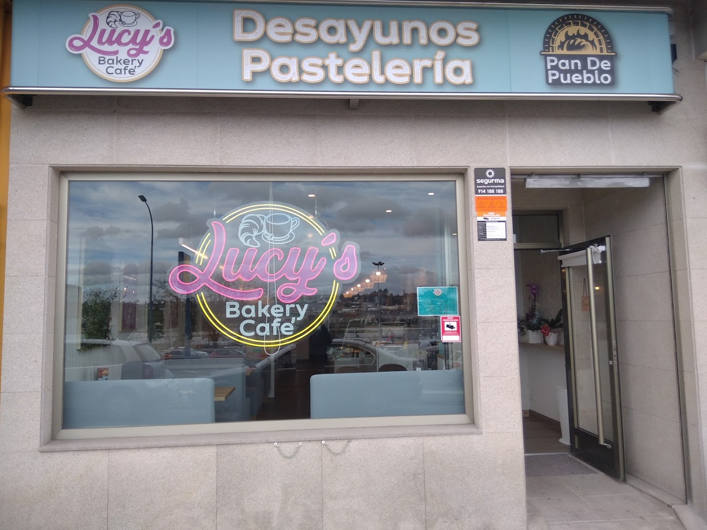 Lucy's Bakery Cafe · Fotos 1